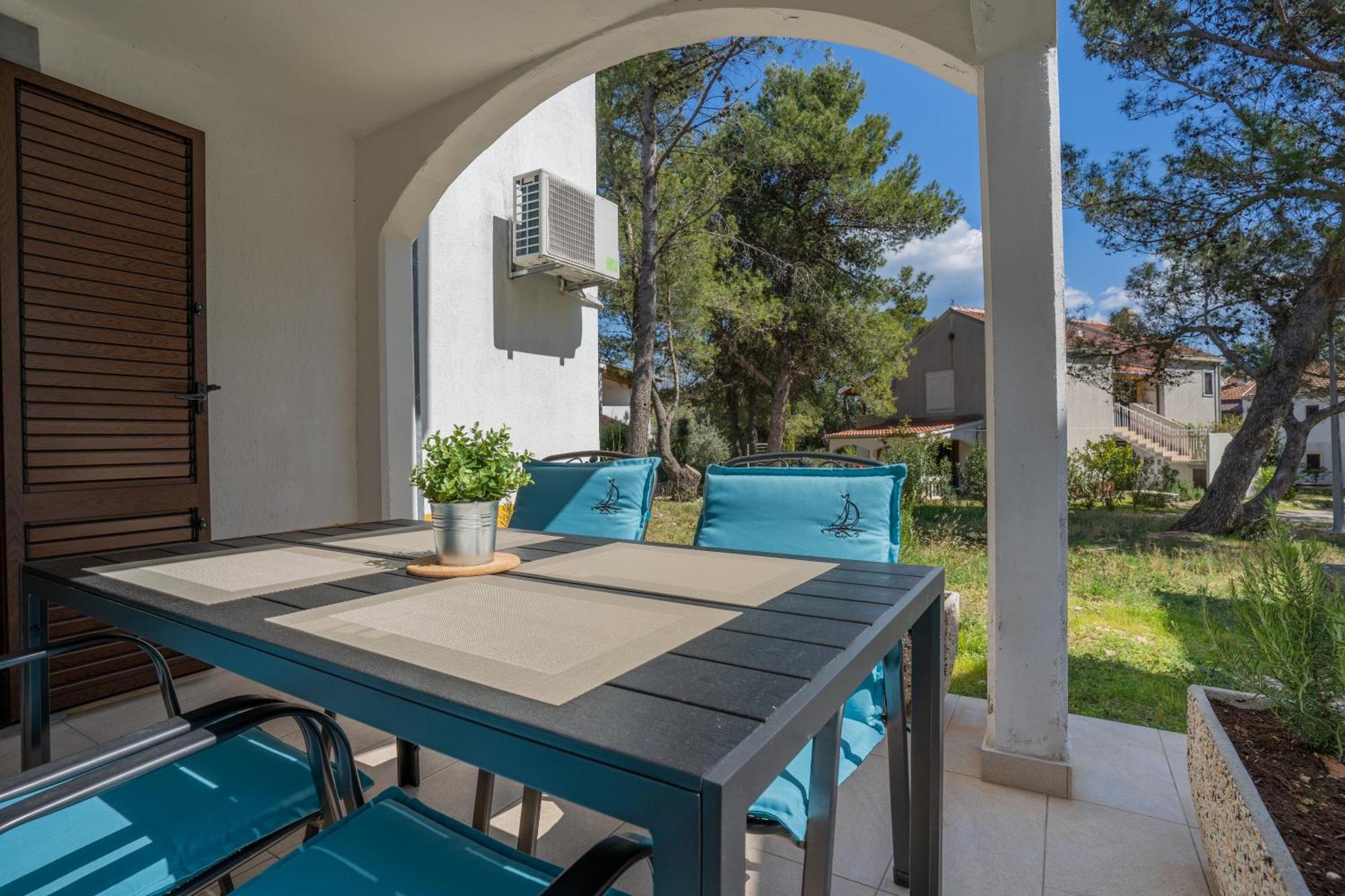 Apartments Lopari Nerezine Exterior photo
