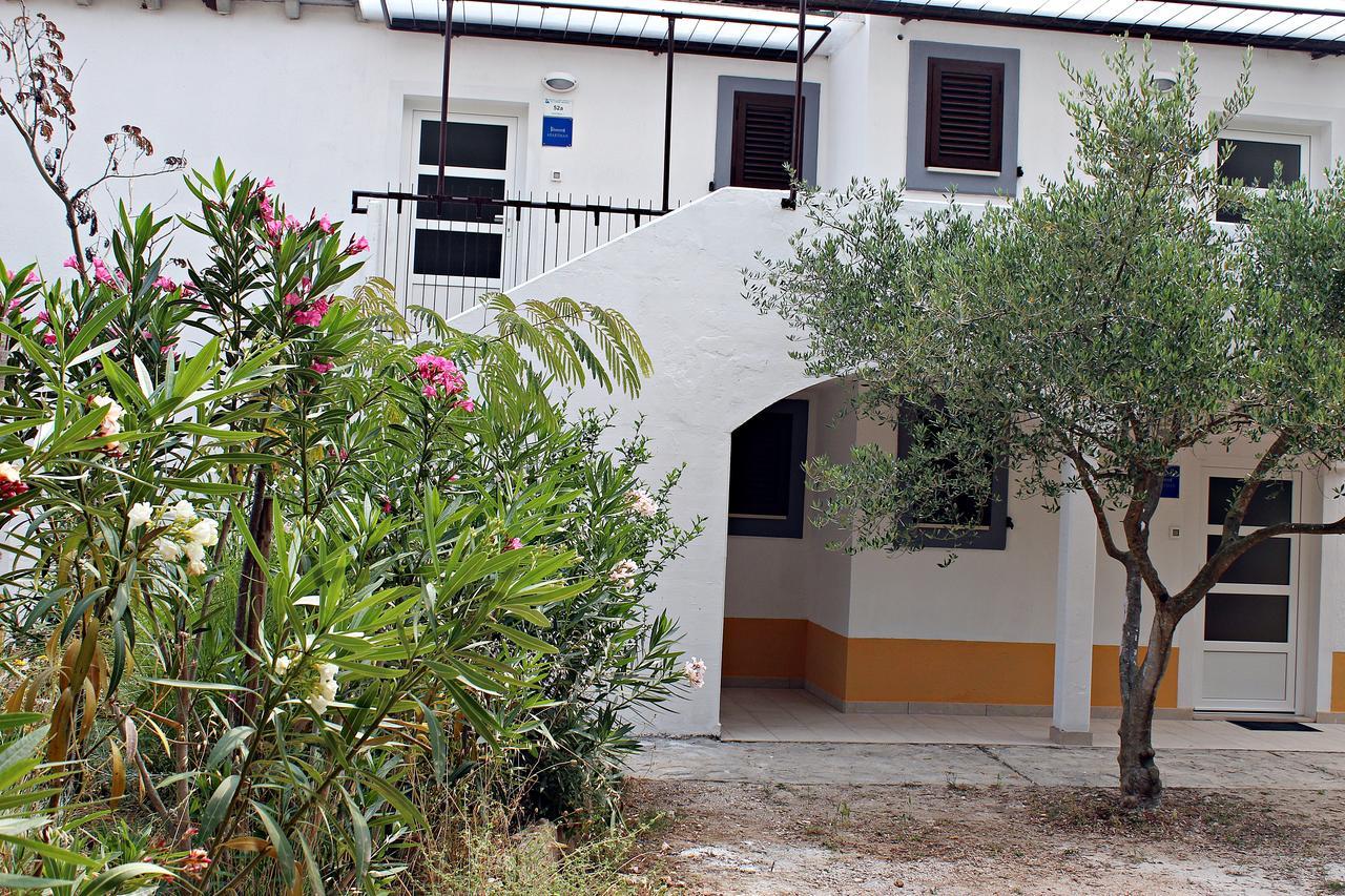 Apartments Lopari Nerezine Exterior photo